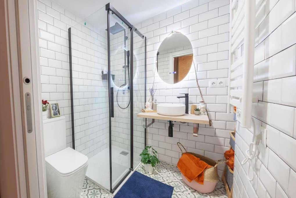ולנסיה Rb - Urban Loft Retreat, Comfort & Good Location מראה חיצוני תמונה