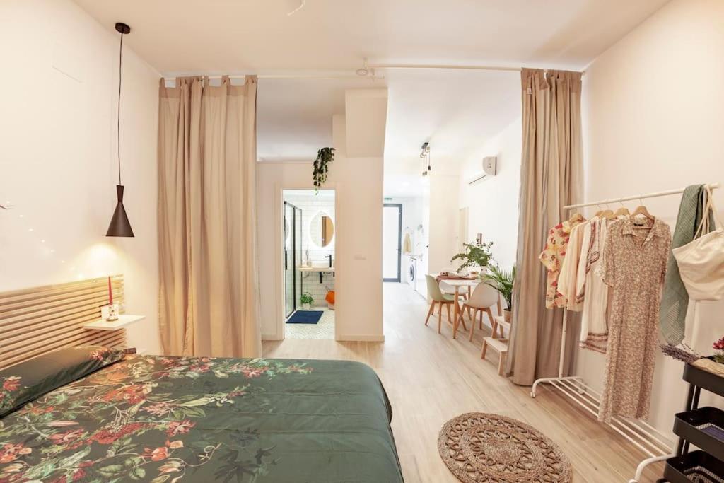 ולנסיה Rb - Urban Loft Retreat, Comfort & Good Location מראה חיצוני תמונה